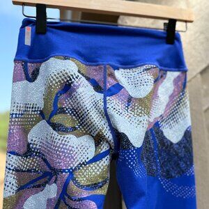 EUC Zella Live In Royal Blue Floral Graphic Low-Rise Leggings